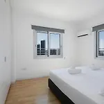 מלון דירות Urban Habitat &