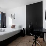 公寓式酒店 Urban Habitat & 4*