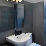 מלון דירות Urban Habitat & 4*