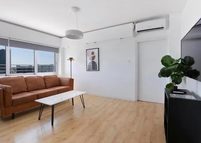 Urban Habitat & Гостевой дом 4*