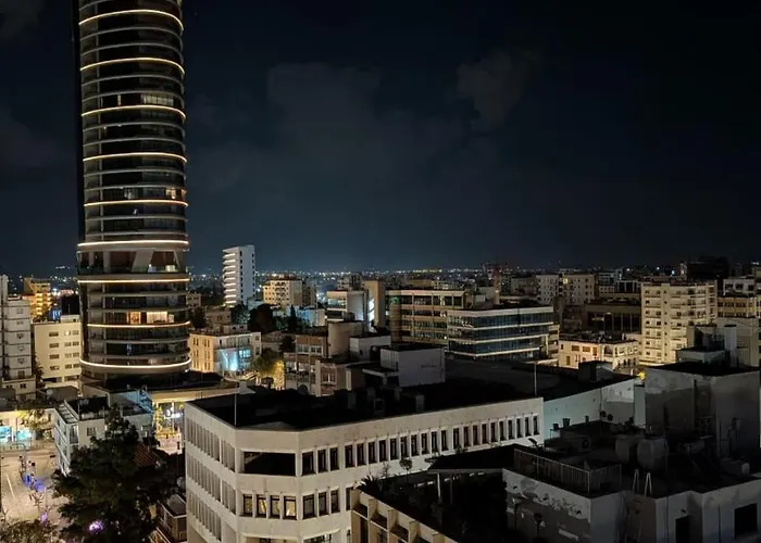 Urban Habitat & Гостевой дом 4*