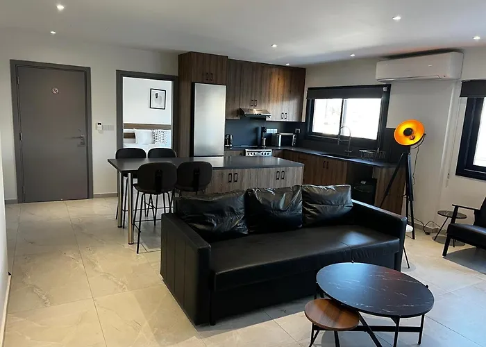 Urban Habitat & 4* Никосия