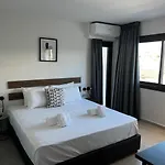 Urban Habitat & 公寓式酒店
