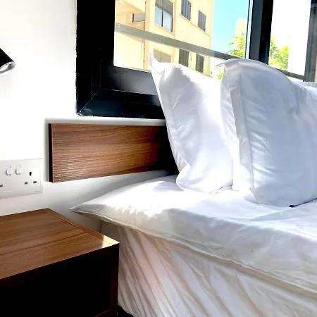 Urban Habitat Executive 4* Nicósia